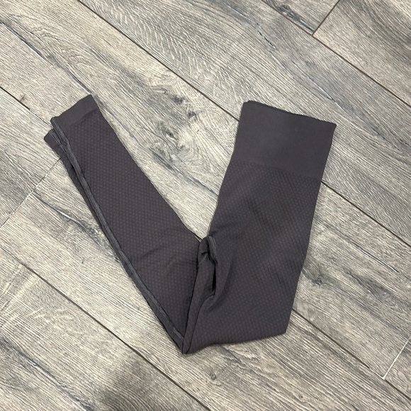 • Balance Athletica • Women’s Energy Quartz Graphite High Rise Seamless Legging - Picture 2 of 4